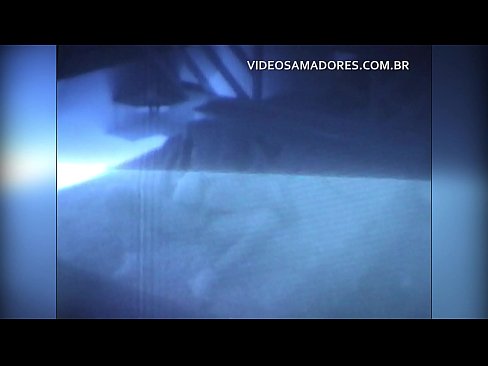 ❤️ Marido filma esposa fodendo o vizinho e descobre que ele é um cornudo ️❌ Sexo vídeo em nós ﹏